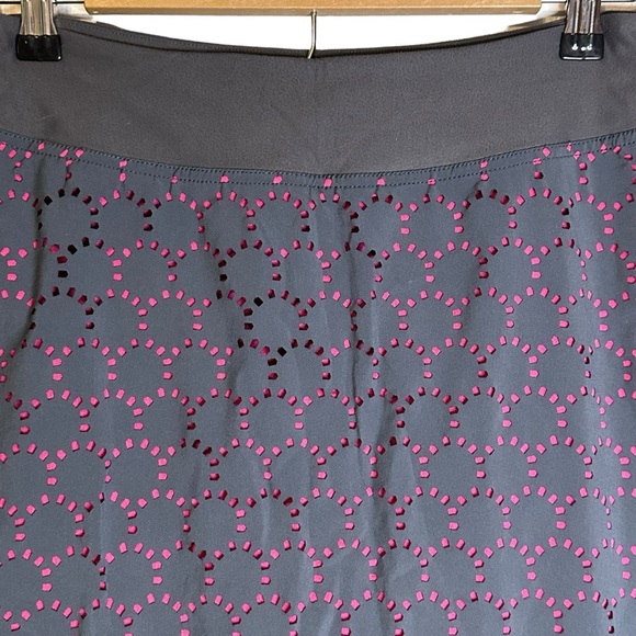 Title Nine Nimblene Illusion Skort Gray Pink Laser Cut TN-150977 Size Small - Picture 6 of 12